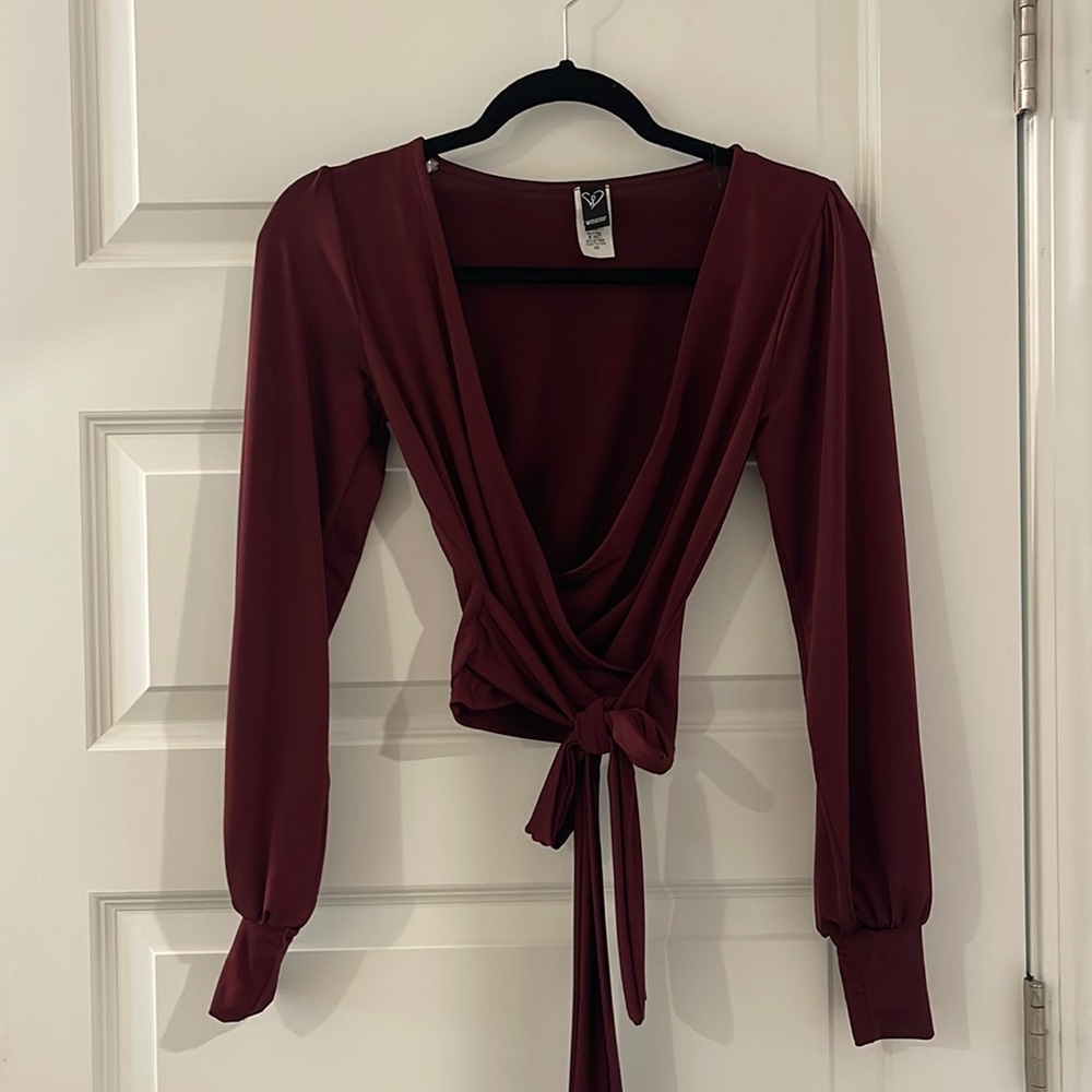 Long sleeve crop top